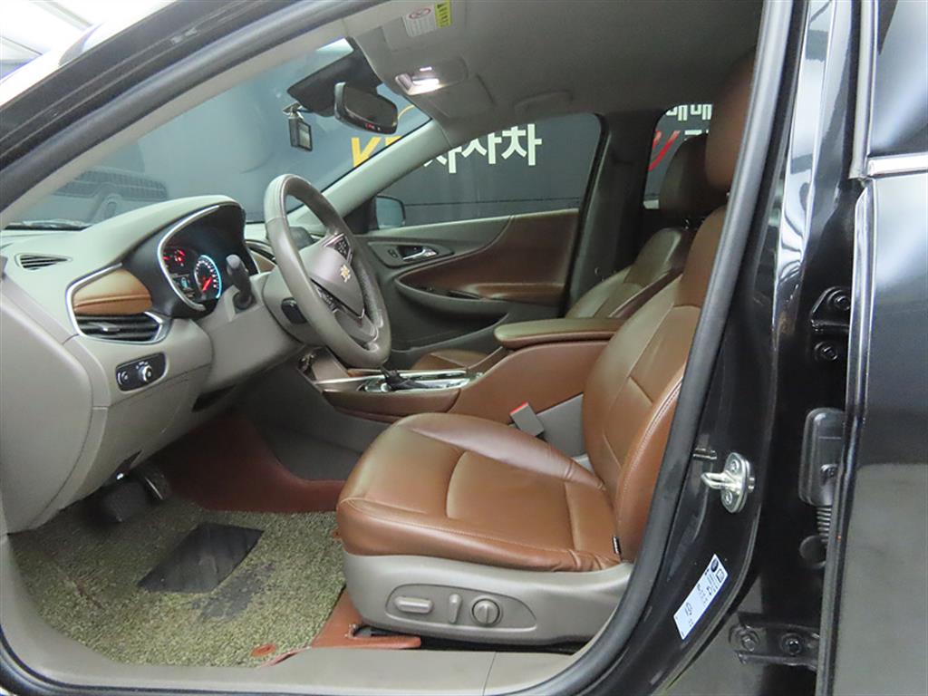 Chevrolet Malibu - Vista 5