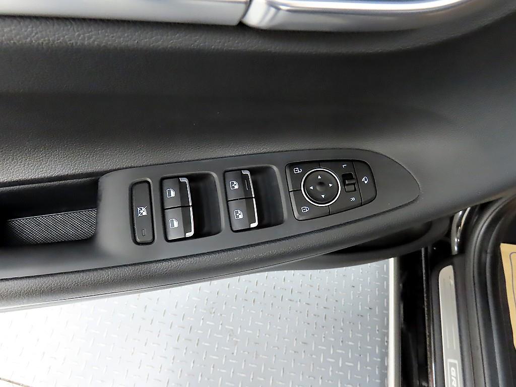 HYUNDAI Grandeur - Vista 11