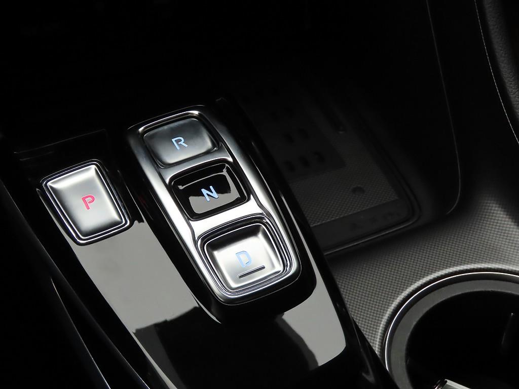 HYUNDAI Sonata - Vista 11