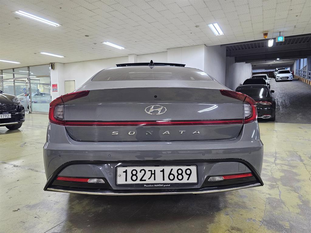 HYUNDAI Sonata - Vista 4