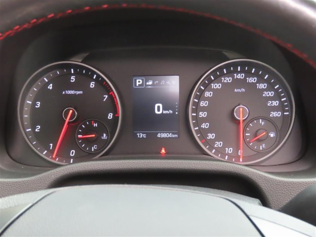 HYUNDAI Avante - Vista 9