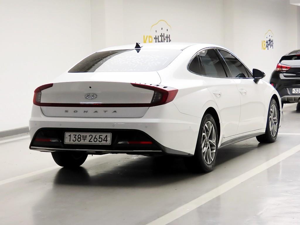 HYUNDAI Sonata - Vista 4