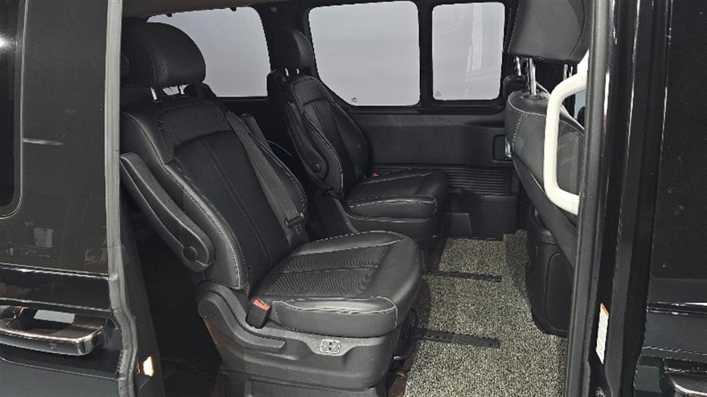 HYUNDAI Staria - Vista 10