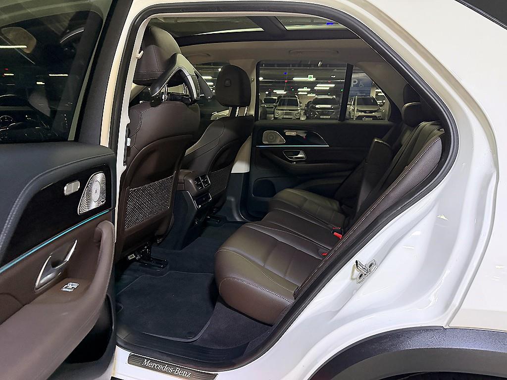 Mercedes Benz GLE Class - Vista 8