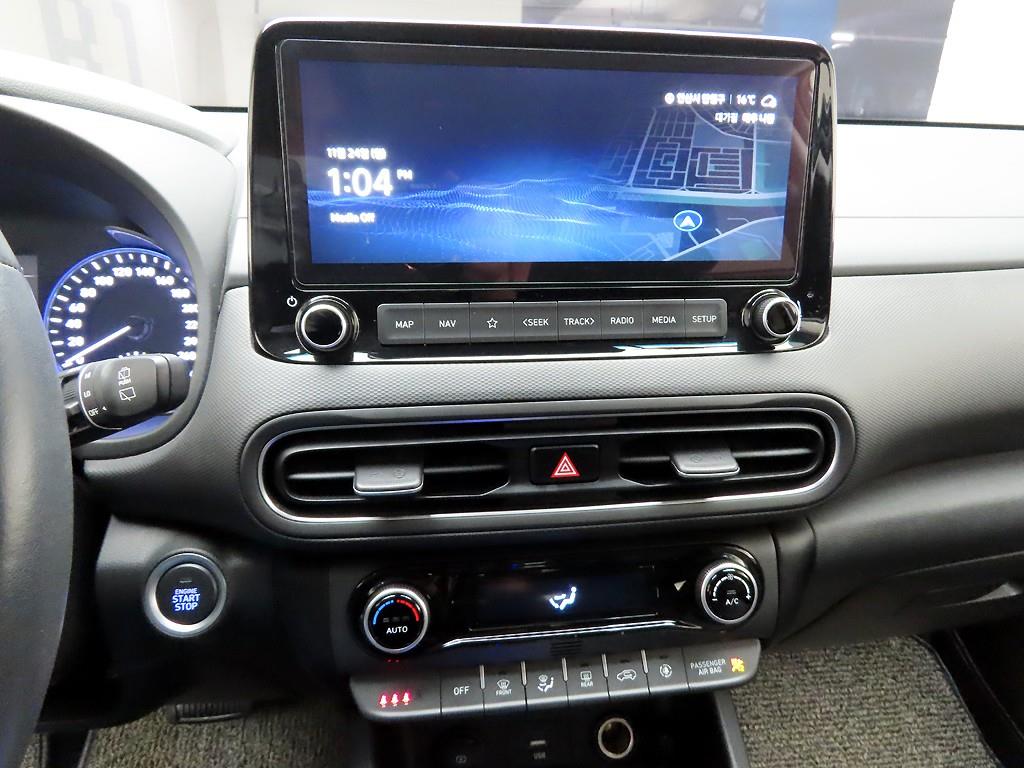 HYUNDAI Kona - Vista 10