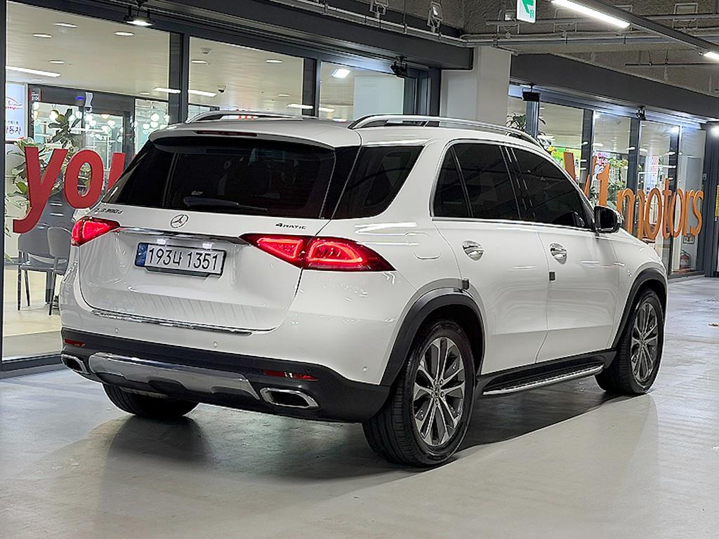 Mercedes Benz GLE Class - Vista 4