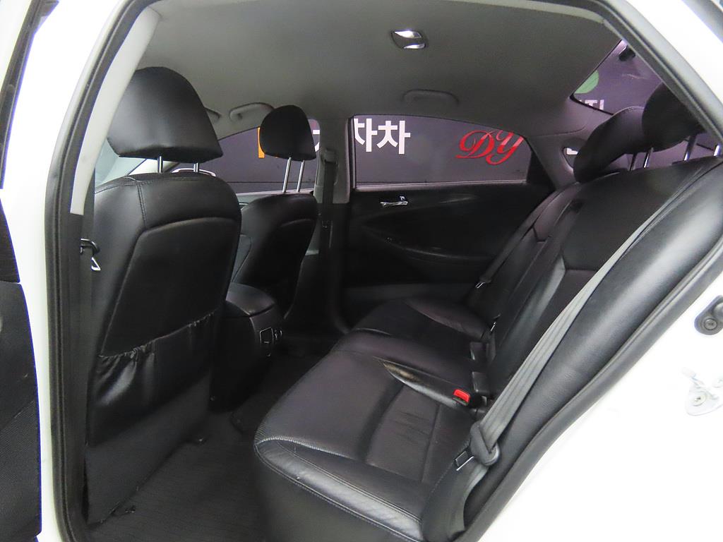 HYUNDAI Sonata - Vista 6