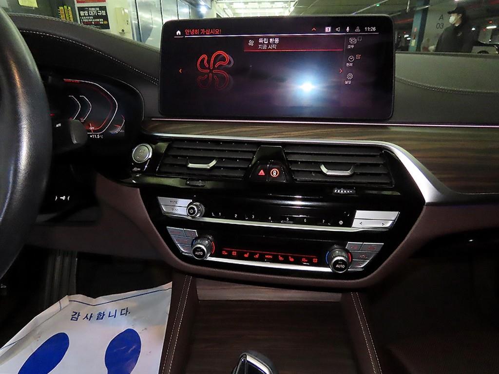 BMW 5 Series - Vista 11