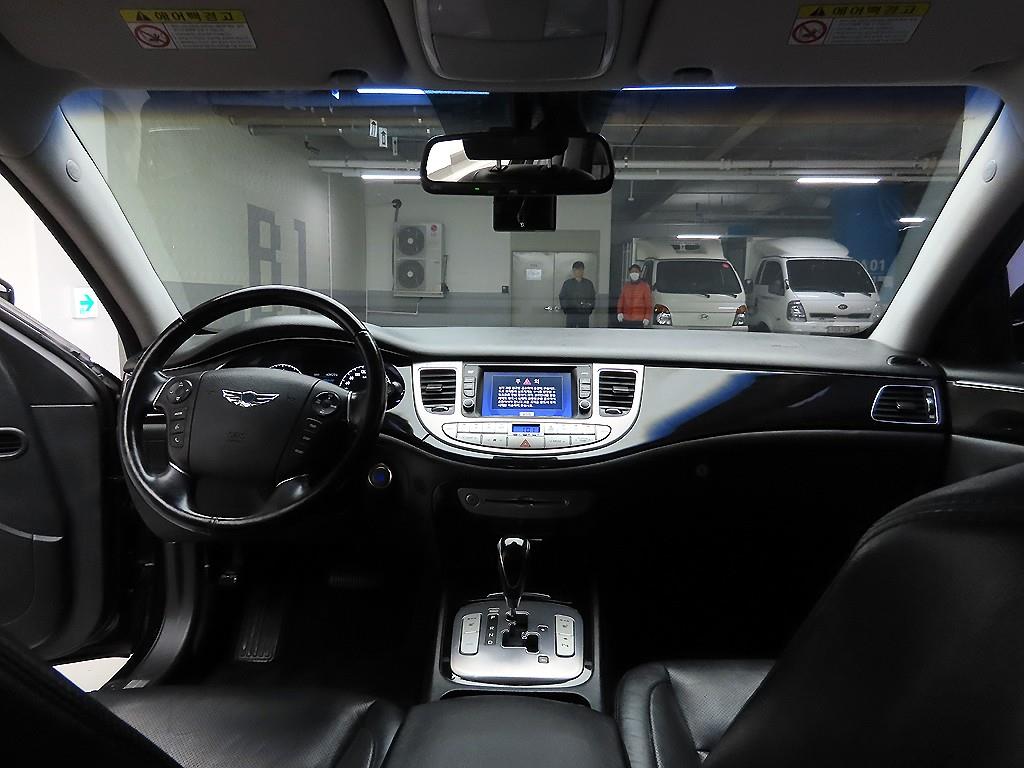 HYUNDAI Genesis - Vista 8