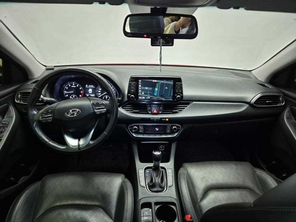 HYUNDAI i30 - Vista 7