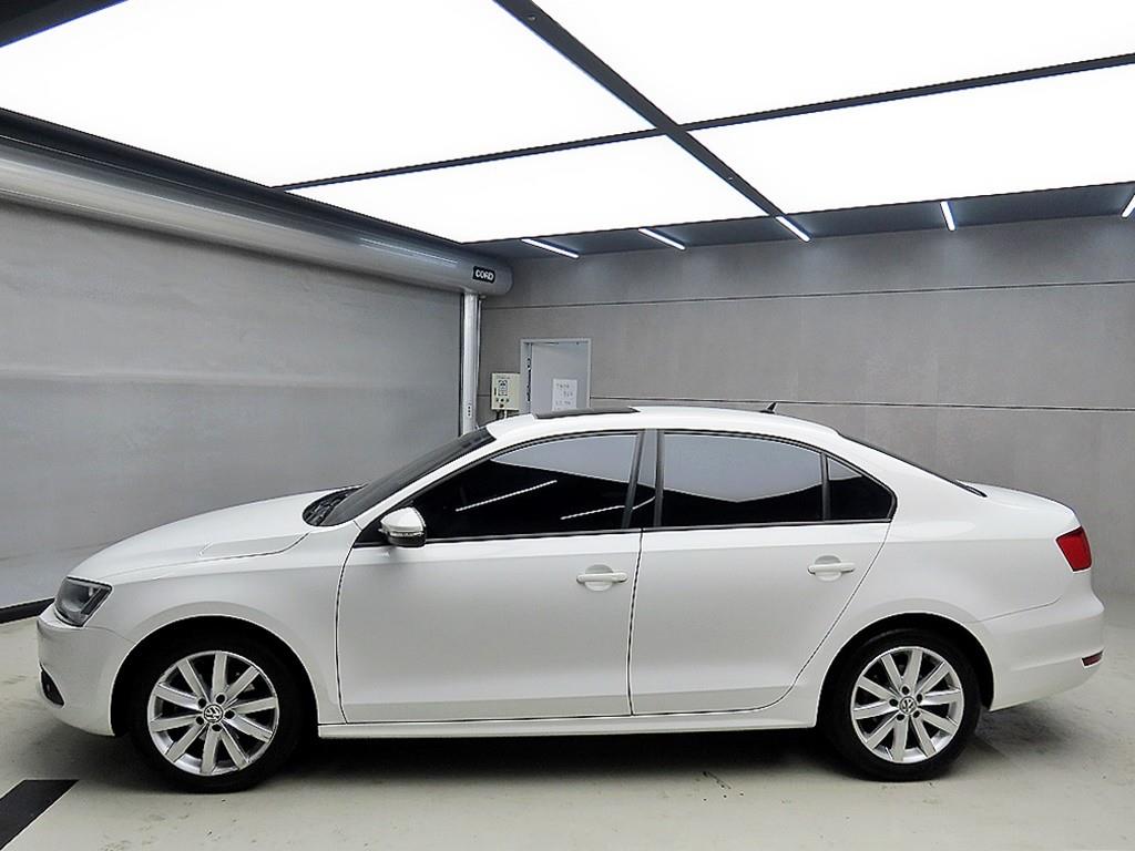 Volkswagen Jetta - Vista 4