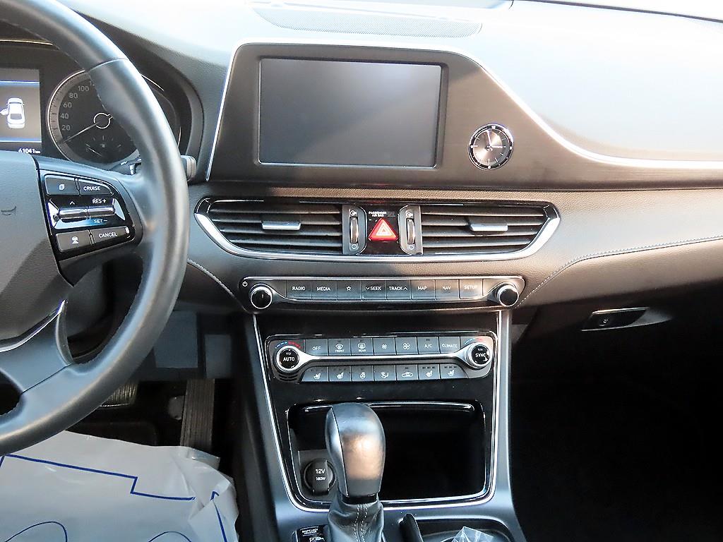 HYUNDAI Grandeur - Vista 10