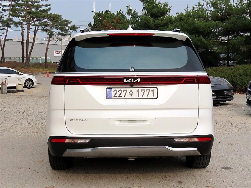 KIA Carnival - Vista 4