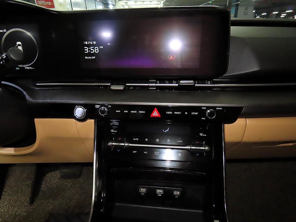 KIA Carnival - Vista 11