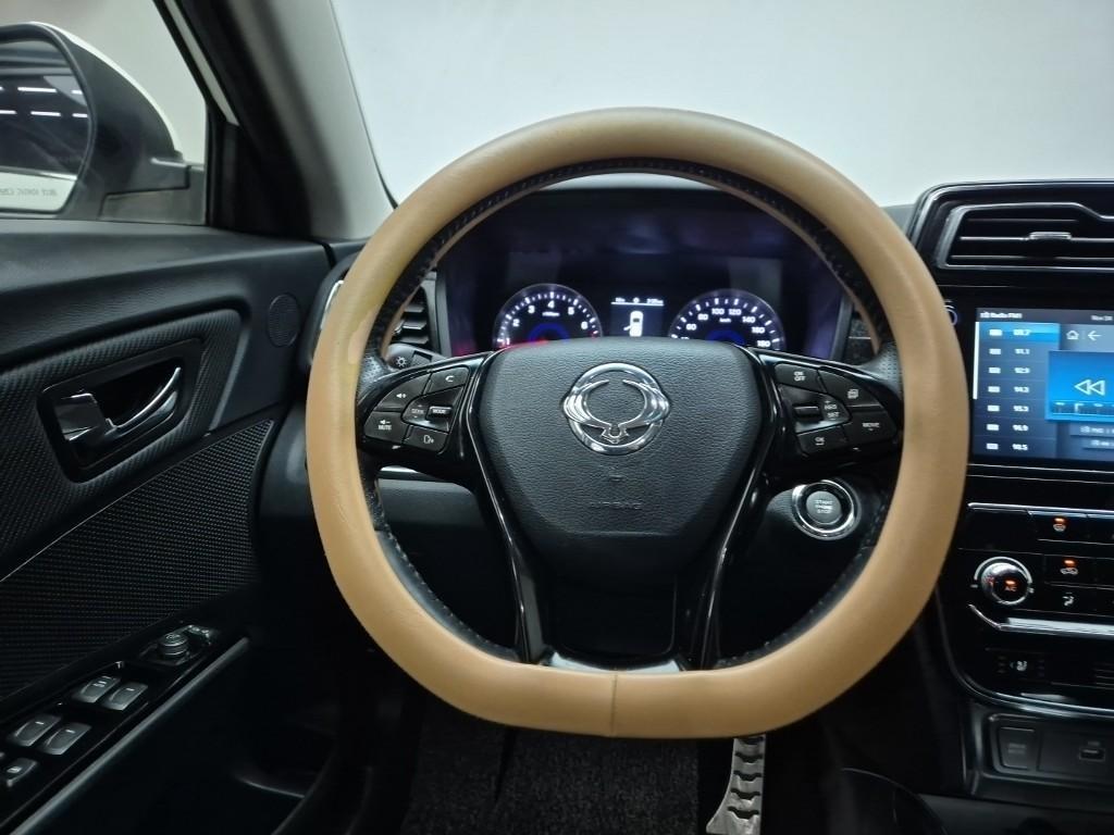 Ssangyong Tivoli - Vista 9