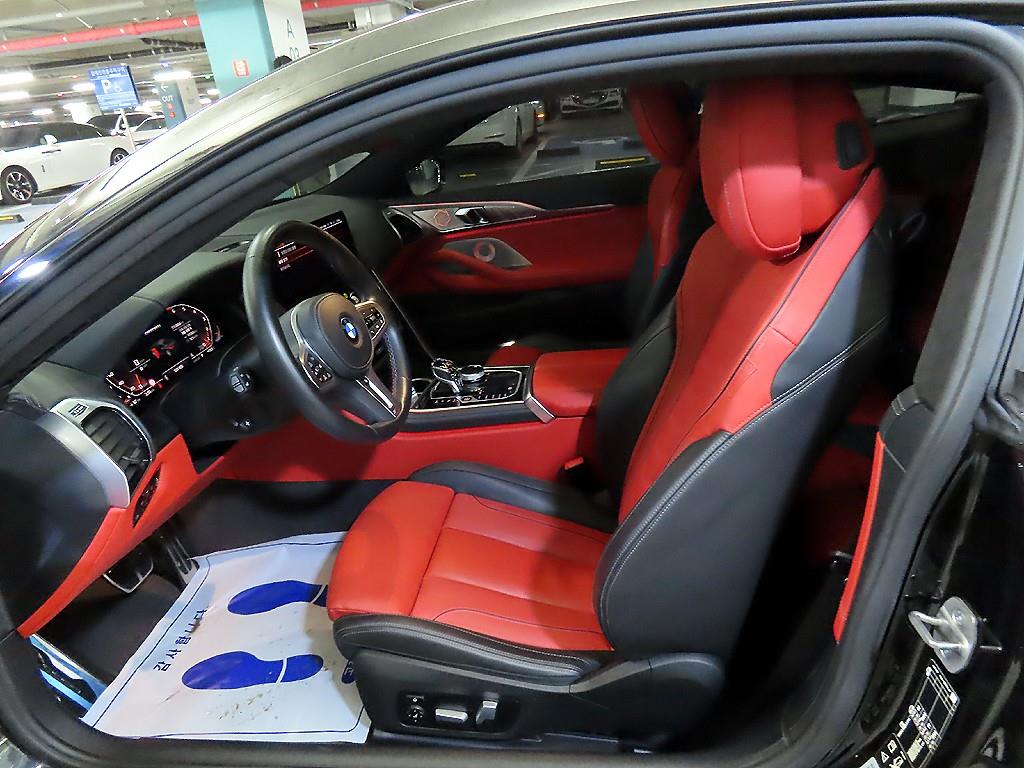 BMW 8 Series - Vista 6