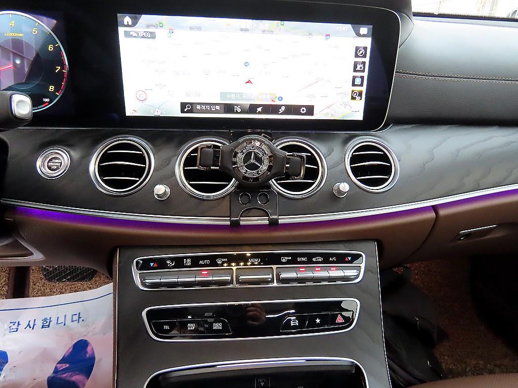 Mercedes Benz E class - Vista 12