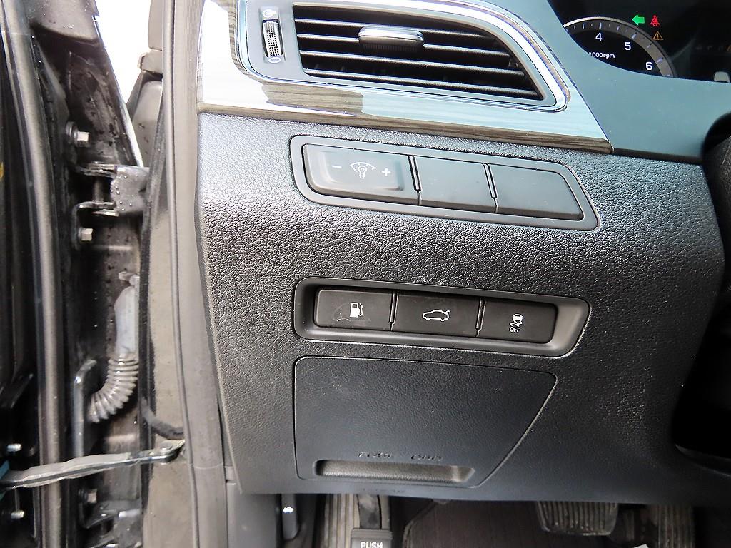 HYUNDAI Sonata - Vista 11