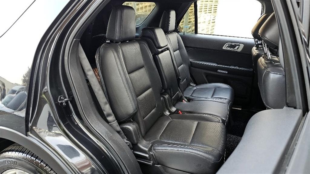 Ford Explorer - Vista 12