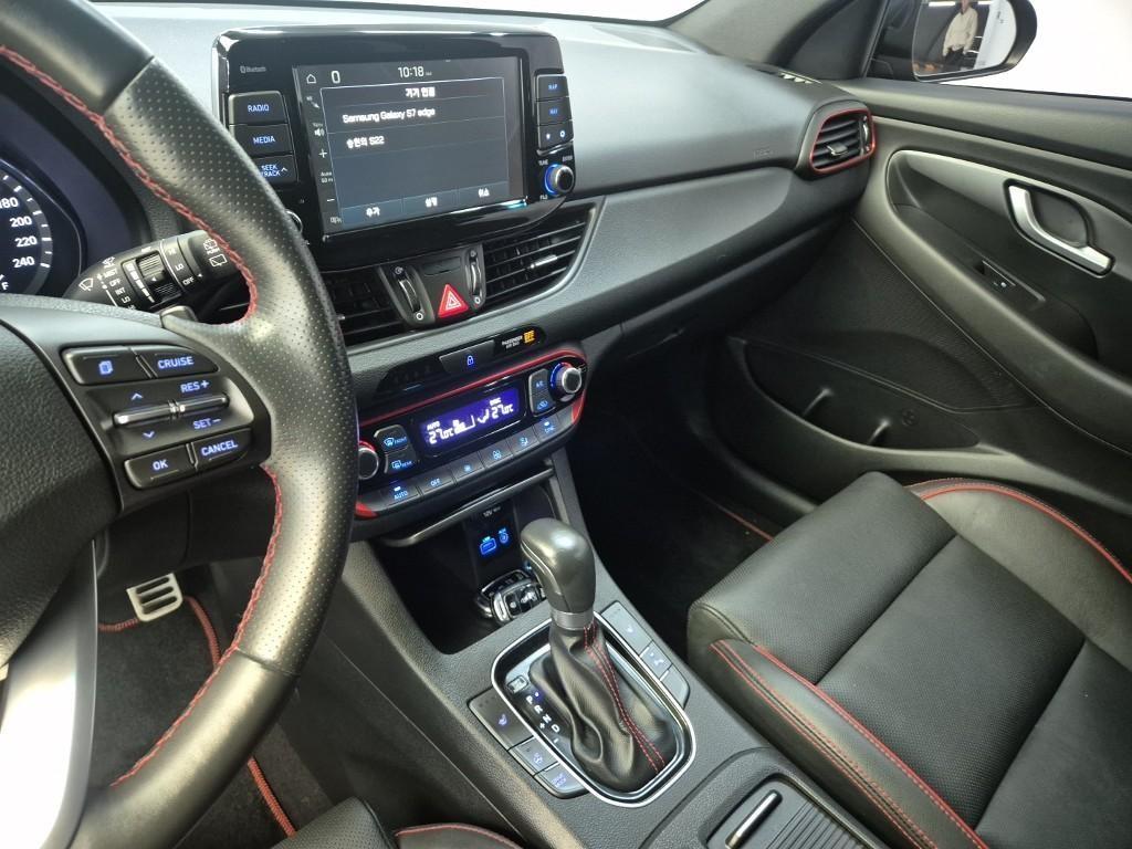 HYUNDAI i30 - Vista 10