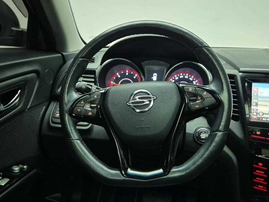 Ssangyong Tivoli - Vista 9