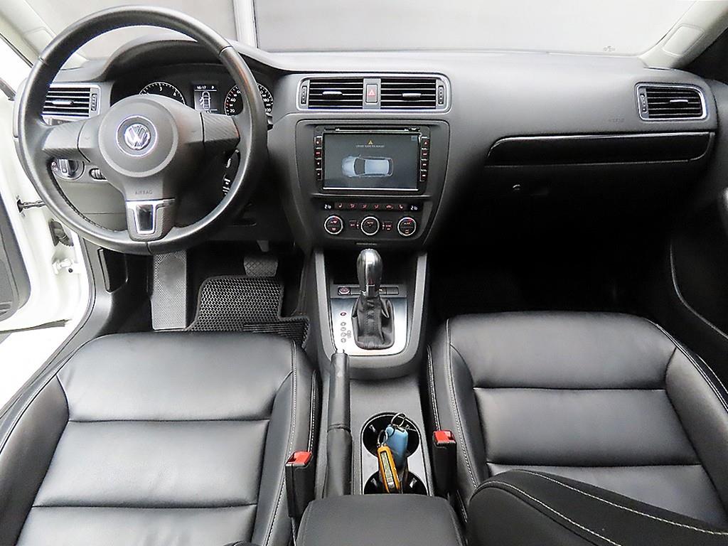 Volkswagen Jetta - Vista 7