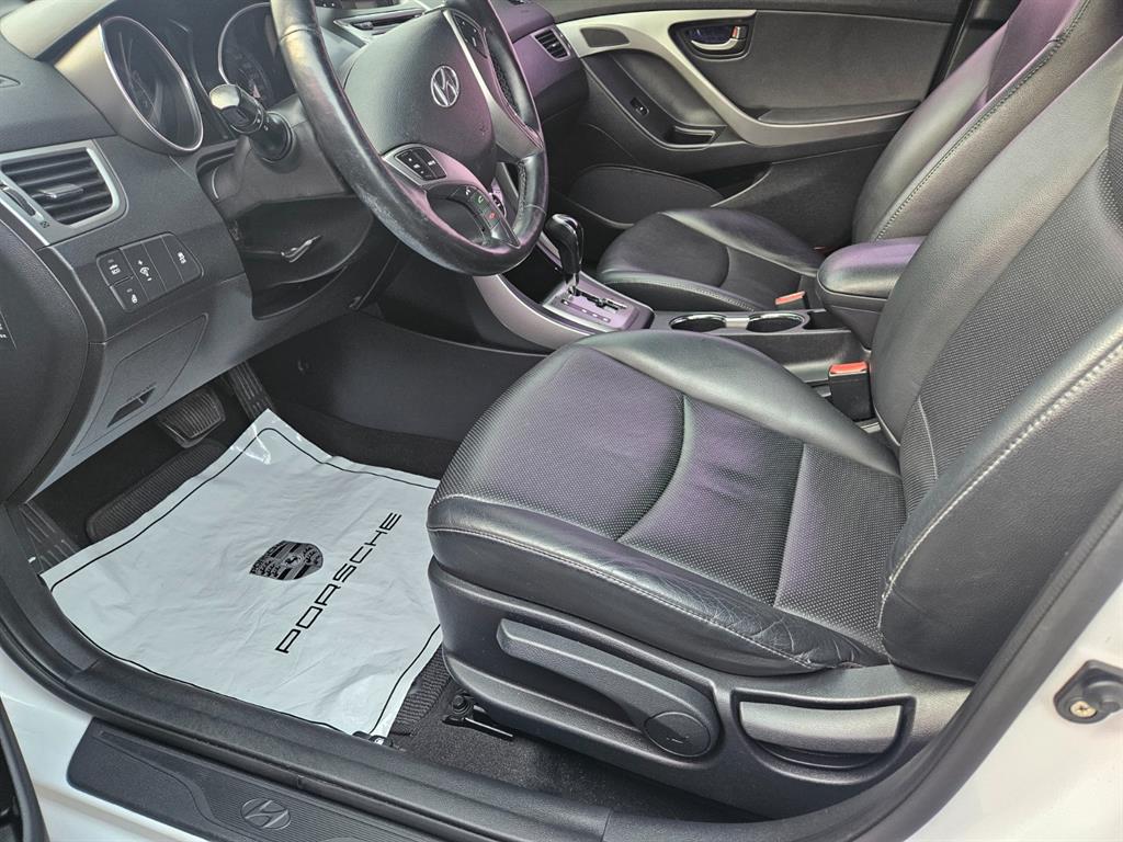 HYUNDAI Avante - Vista 6