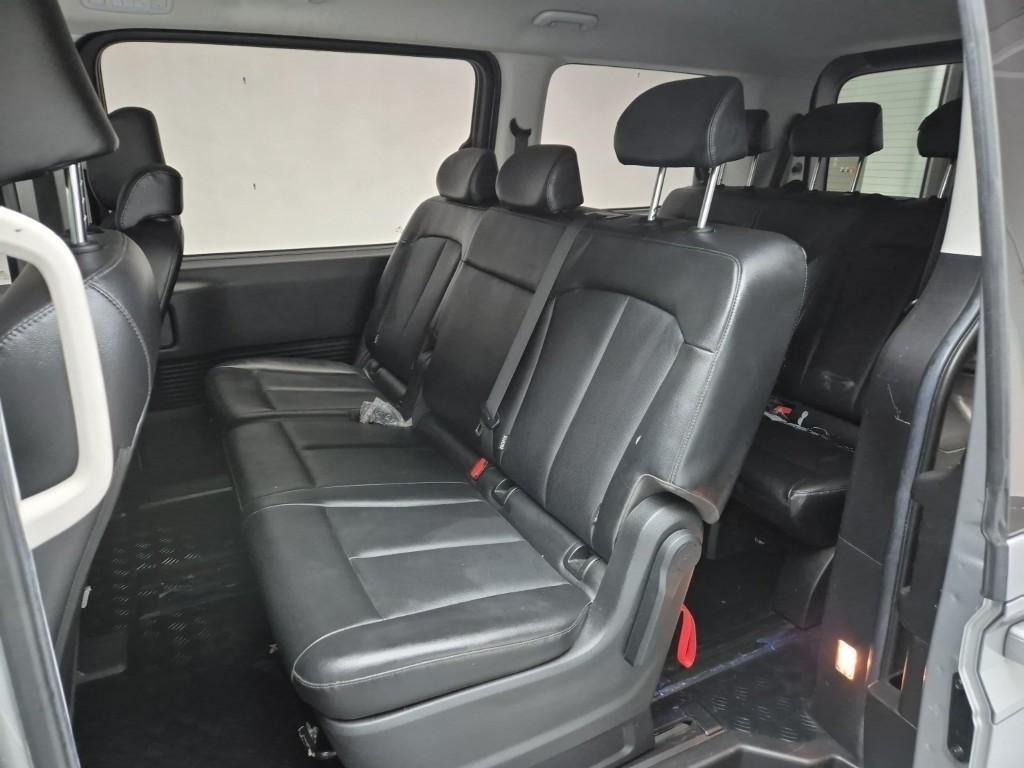 HYUNDAI Staria - Vista 12