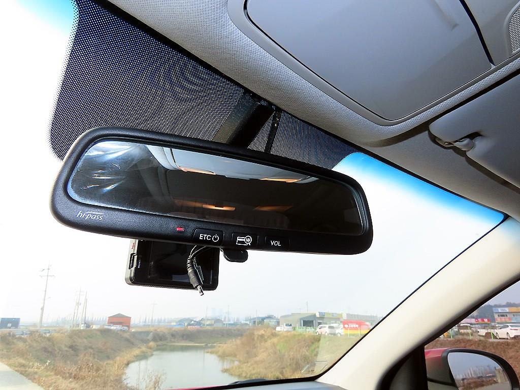 HYUNDAI Kona - Vista 12