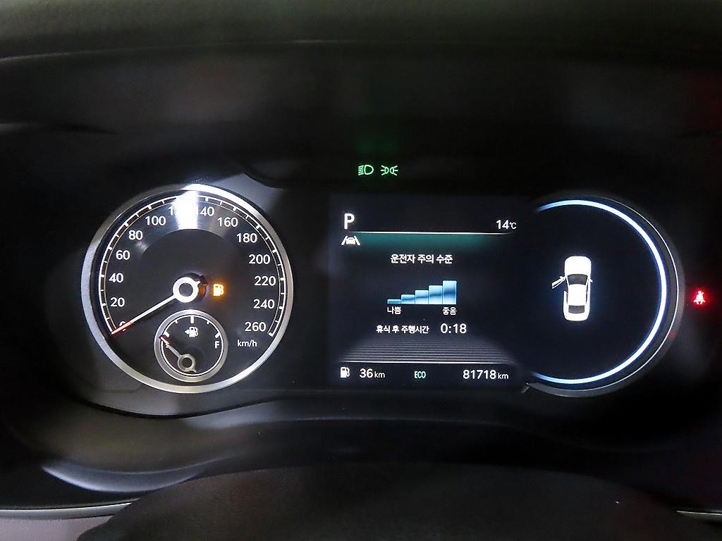 Genesis G70 - Vista 9