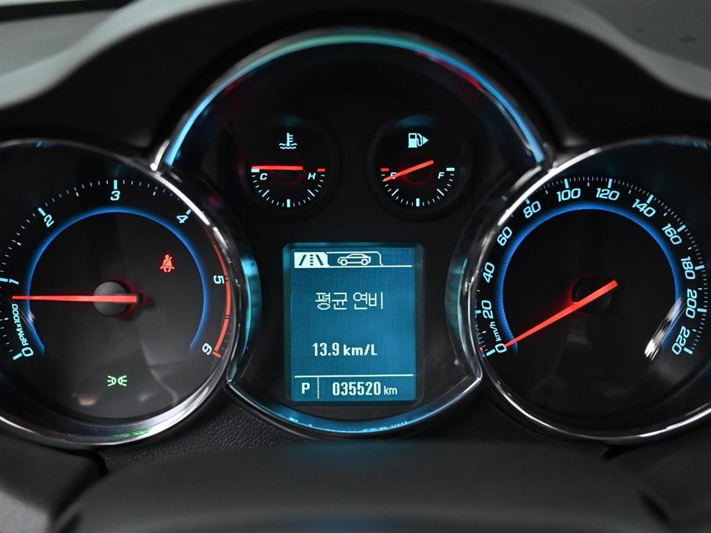 Chevrolet Cruise - Vista 8