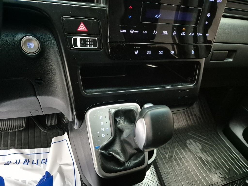 HYUNDAI Staria - Vista 8