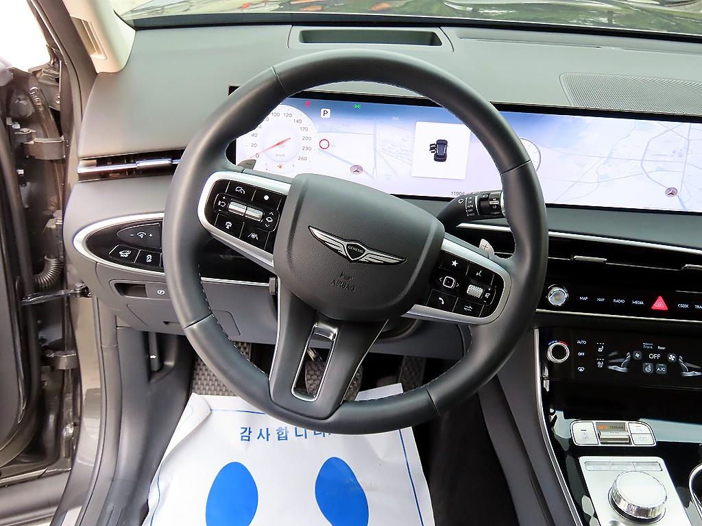 Genesis GV70 - Vista 8