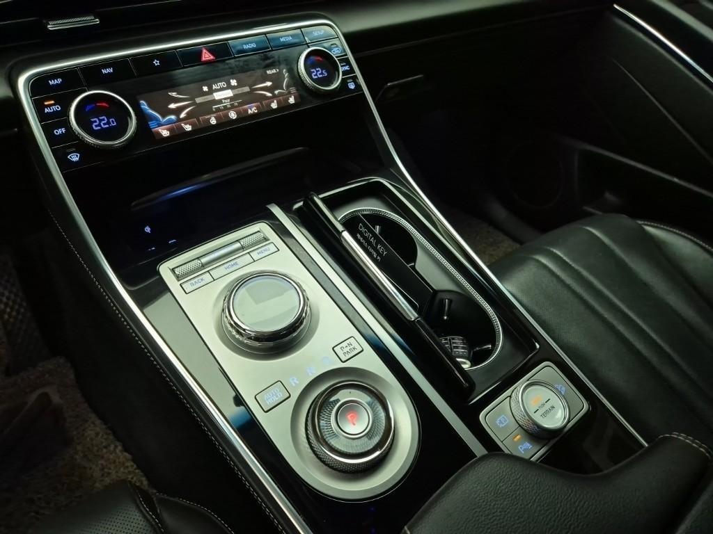 Genesis GV80 - Vista 12