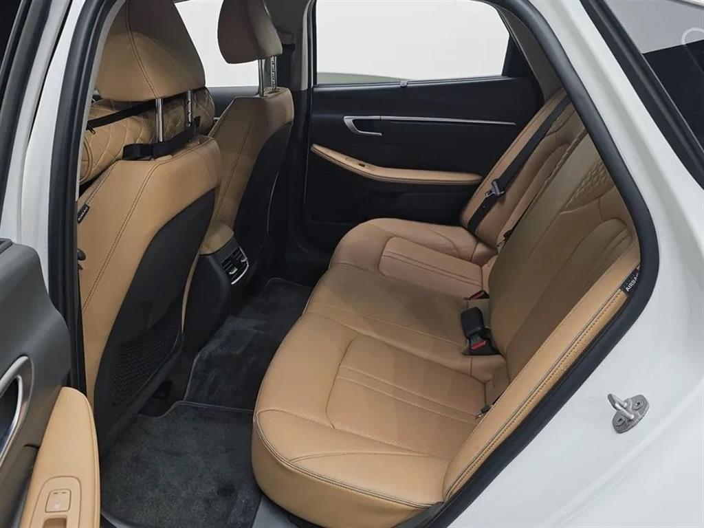 HYUNDAI Sonata - Vista 12