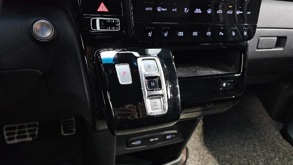 HYUNDAI Staria - Vista 8