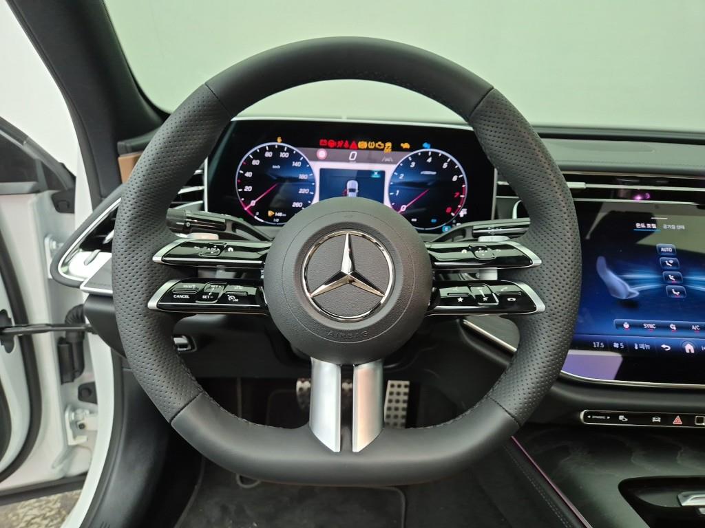 Mercedes Benz E class - Vista 9