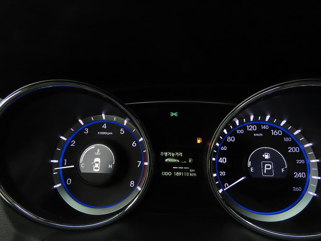 HYUNDAI Sonata - Vista 9