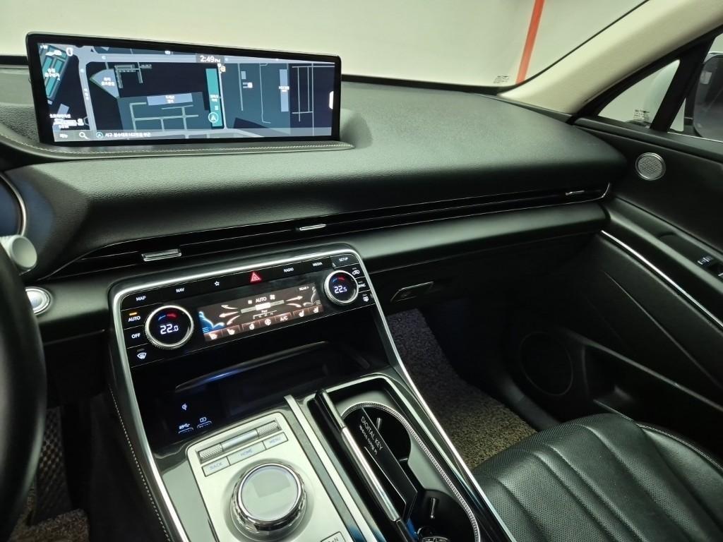 Genesis GV80 - Vista 9