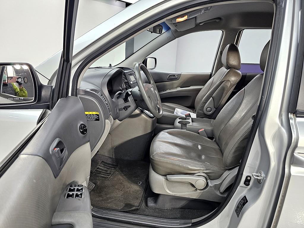 KIA Carnival - Vista 8