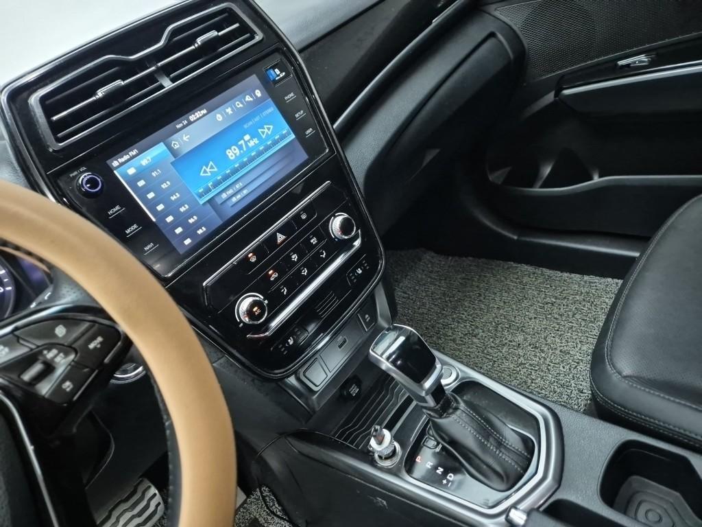 Ssangyong Tivoli - Vista 10