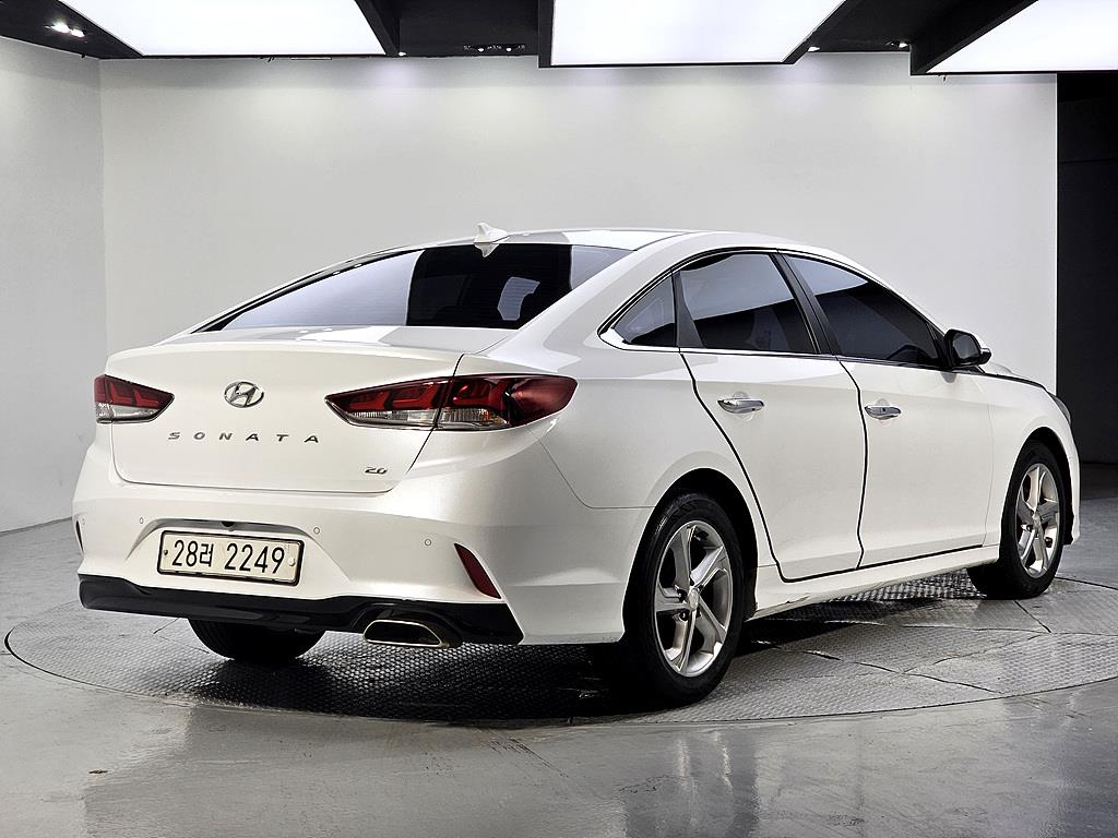 HYUNDAI Sonata - Vista 4