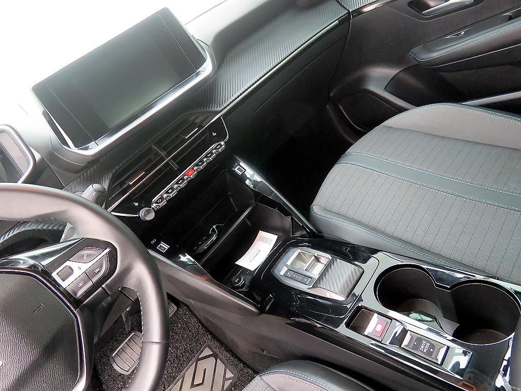 Peugeot 208 - Vista 12