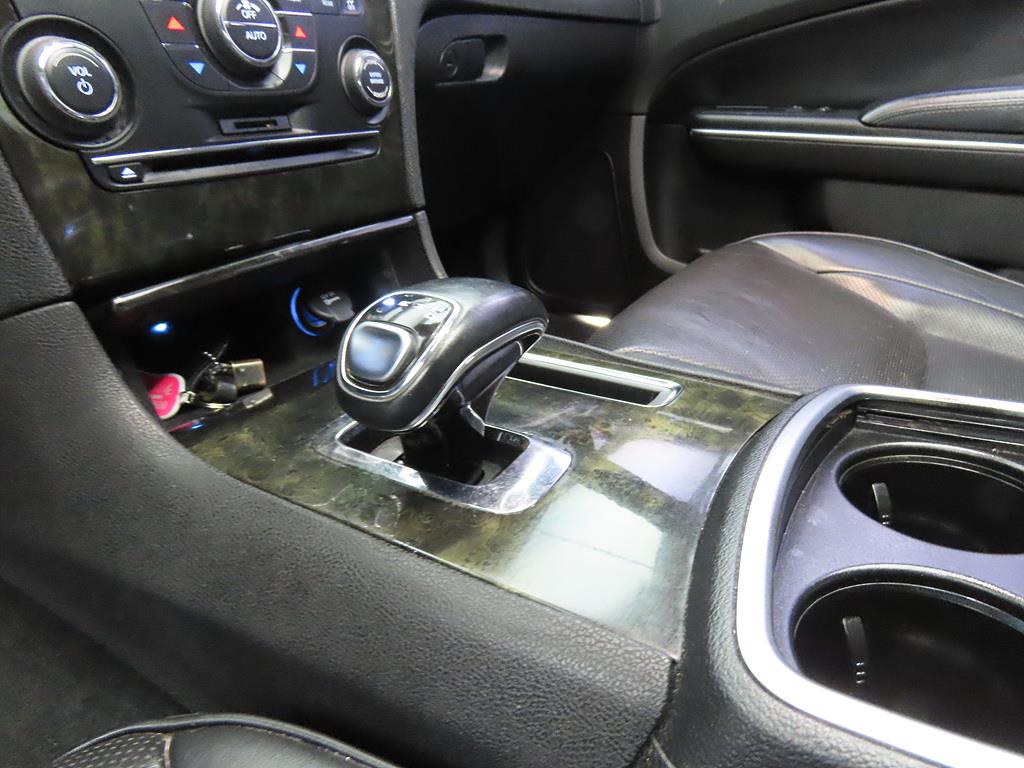 Chrysler 300C - Vista 11