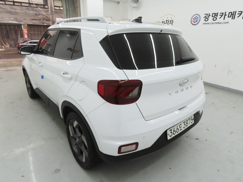 HYUNDAI Venue - Vista 4