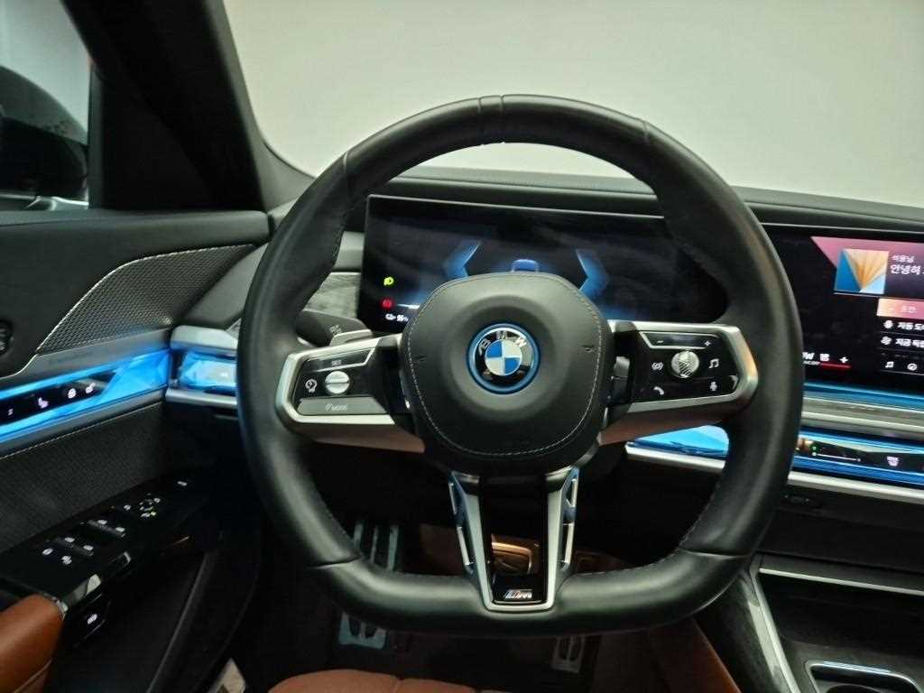 BMW i7 - Vista 9