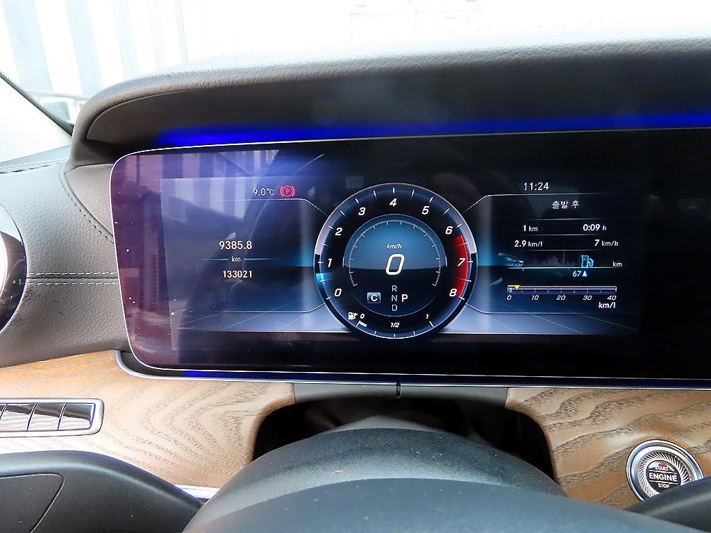 Mercedes Benz E class - Vista 9