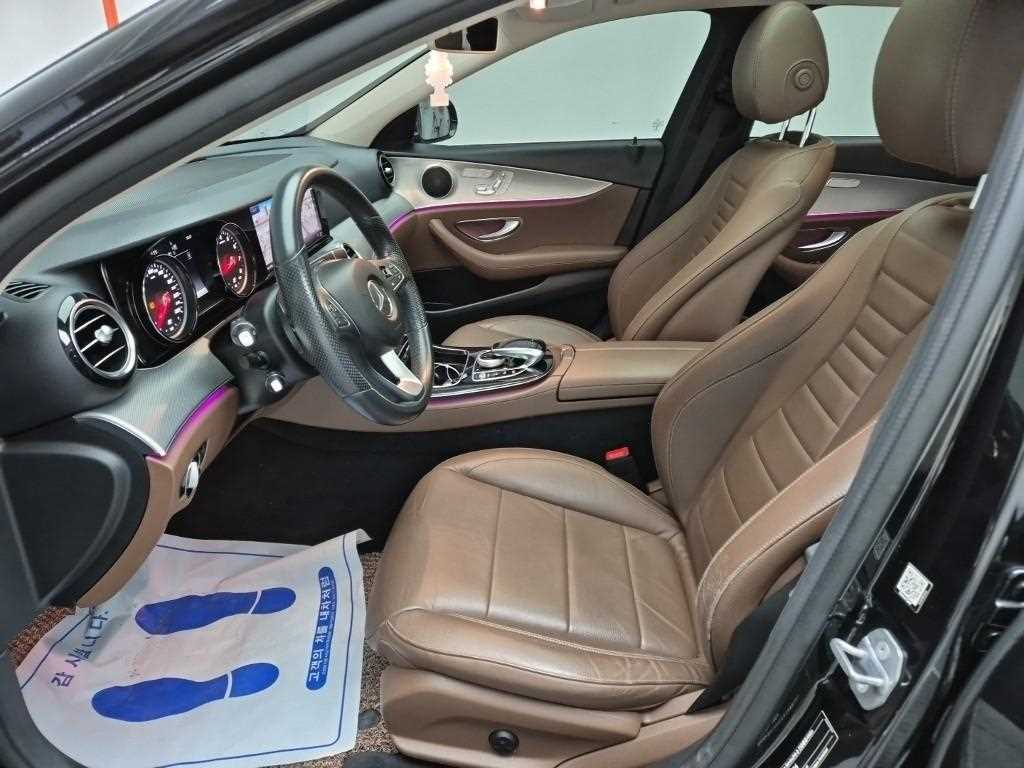 Mercedes Benz E class - Vista 11