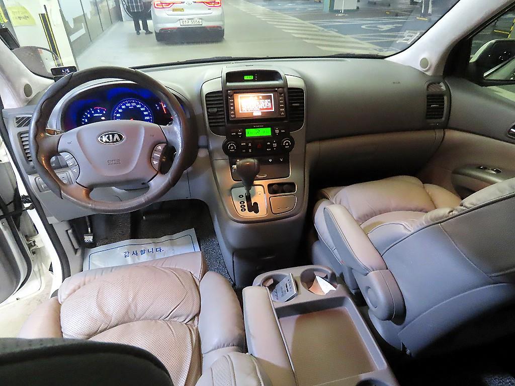 KIA Carnival - Vista 10