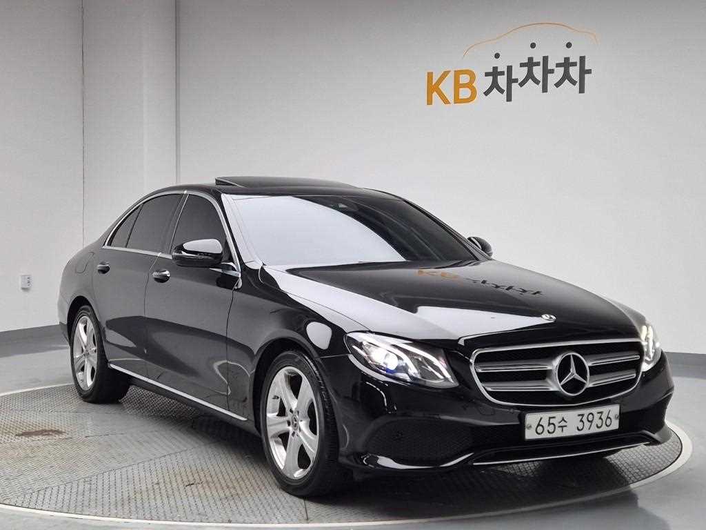 Mercedes Benz E class - Vista 4